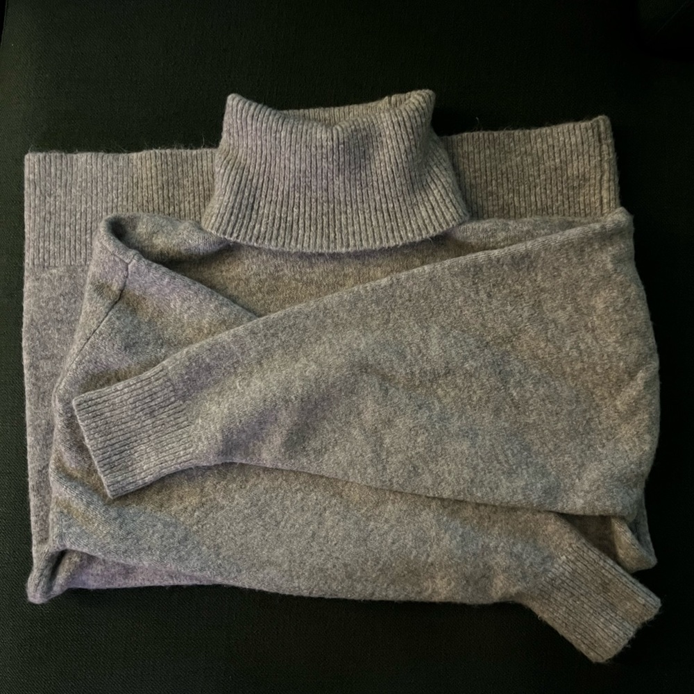 Cozy gray turtleneck sweater, H&M, women’s small